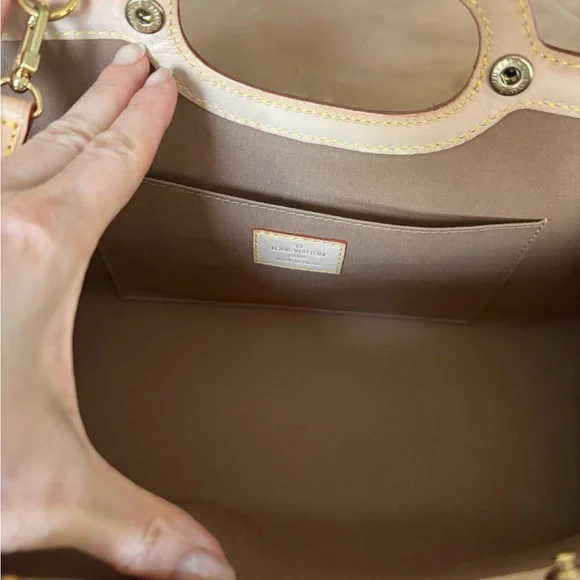 Louis Vuitton Vernis Roxbury Drive Clutch - Picture 4 of 10
